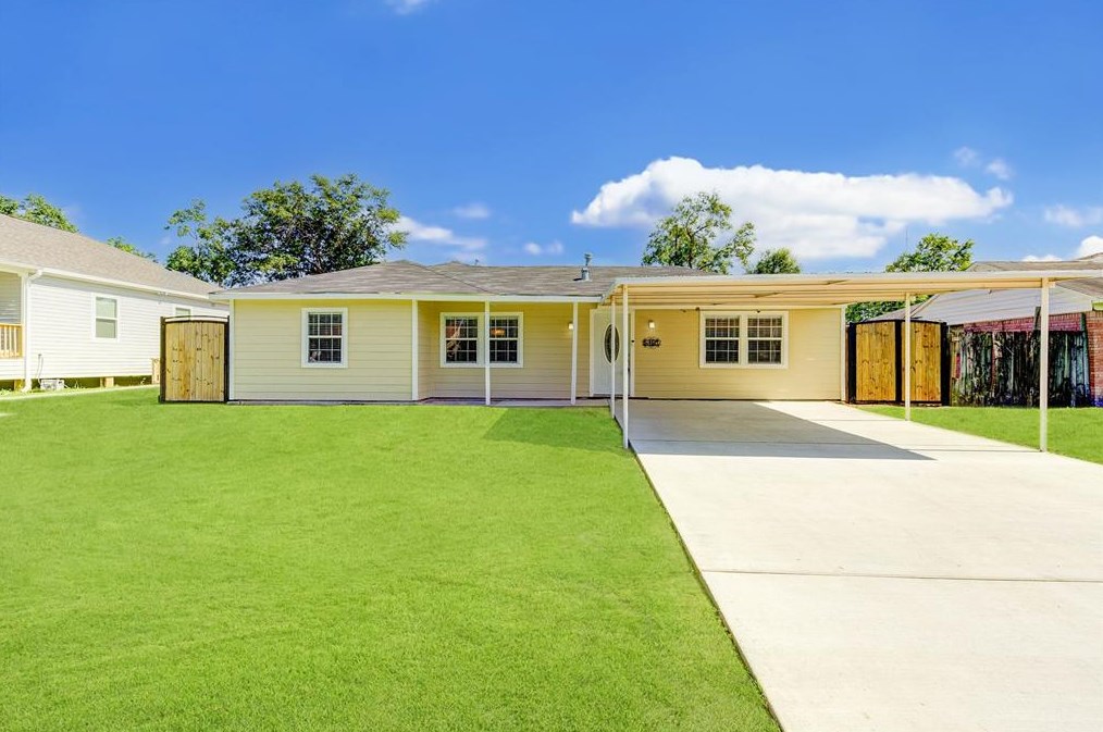 5427 Lillian St, Baytown, TX 77521-1716