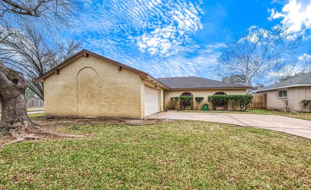 2722 Mayflower Landing Ct, Houston, TX 77598