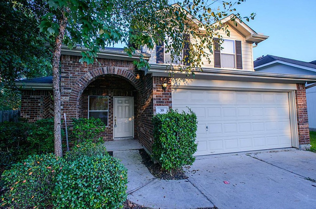 38 Bark Bend Pl, Conroe, TX 77385