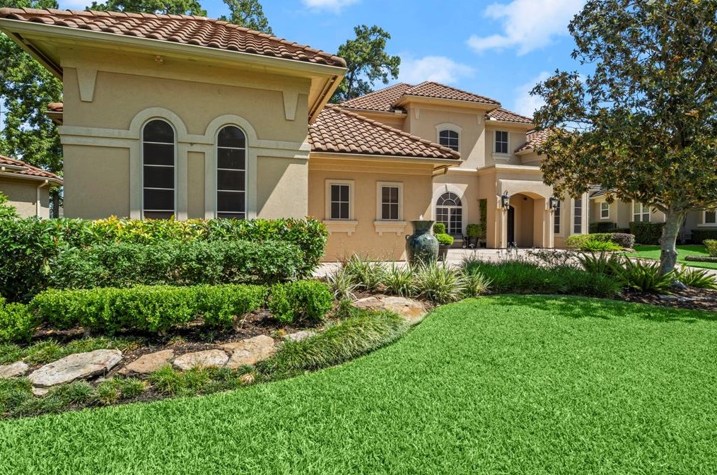 2706 Northgate Village Dr, Houston, TX 77068-1453