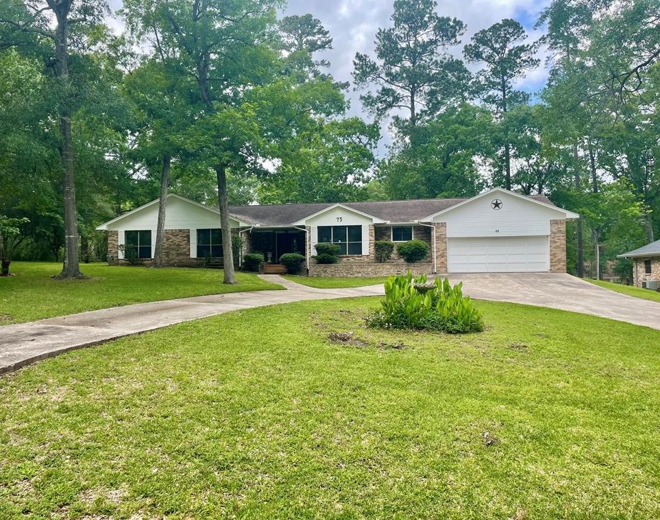 75 Panorama Dr, Conroe, TX 77304
