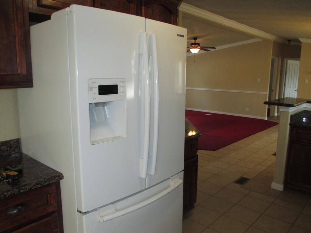 1620 Elm St, Baytown TX  77520-6812 exterior