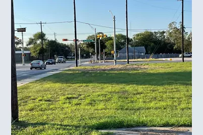 238 Seadrift Street, Port Lavaca, TX 77979 - Photo 2