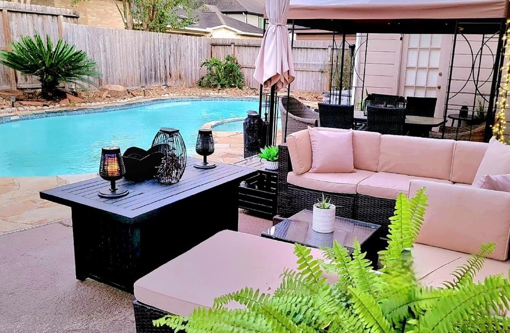 15218 Ripplewind Ln, Houston TX 77068-1930 exterior