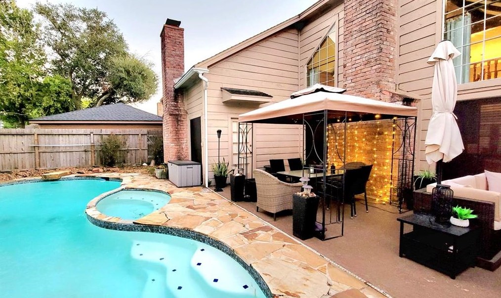 15218 Ripplewind Ln, Houston TX 77068-1930 exterior