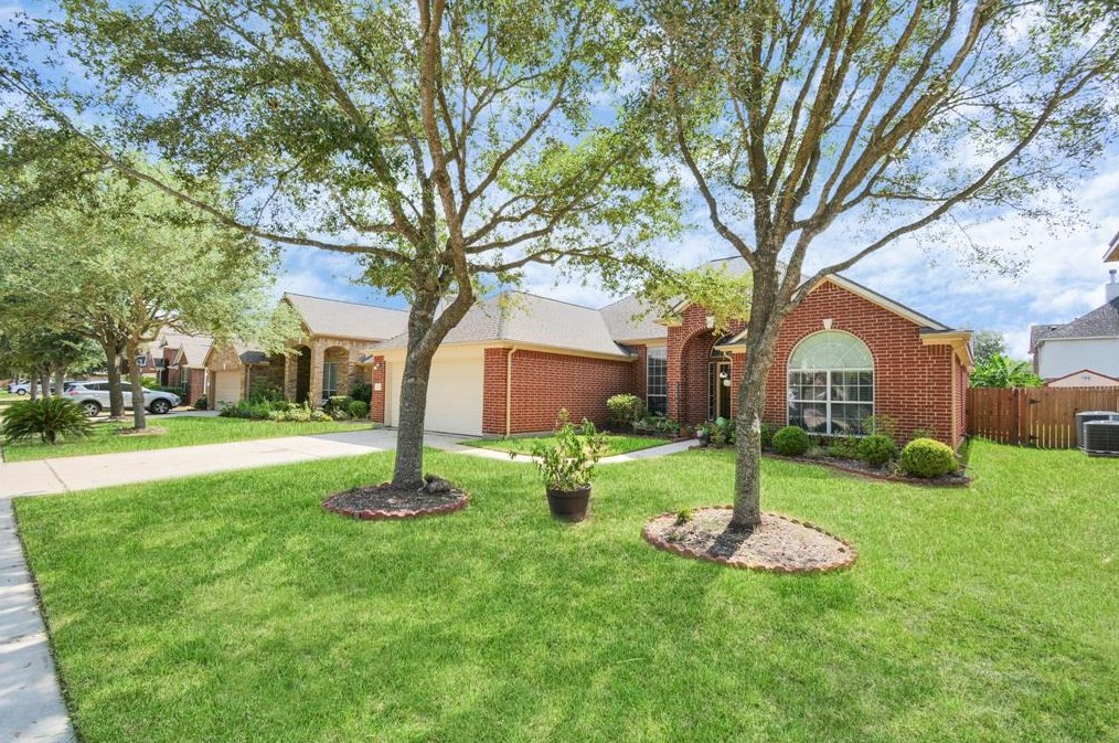 5211 Laura Lee Ln, Pasadena TX  77504-2382 exterior
