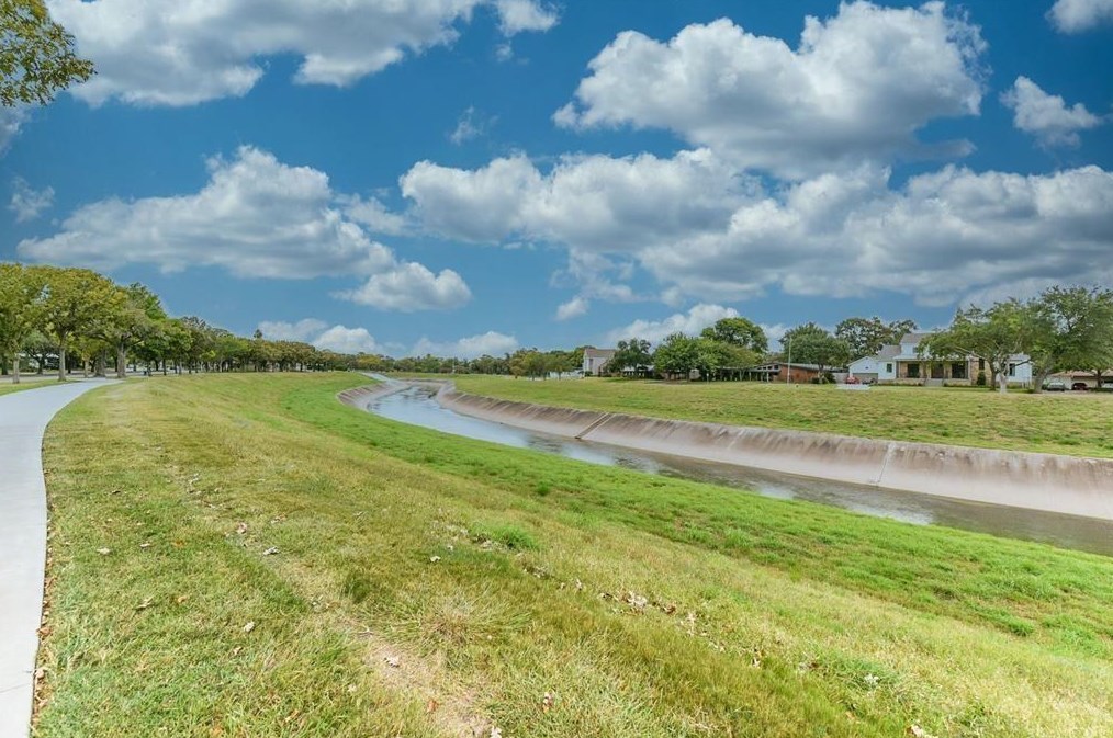 3809 N Braeswood Blvd #1, Houston, TX 77025