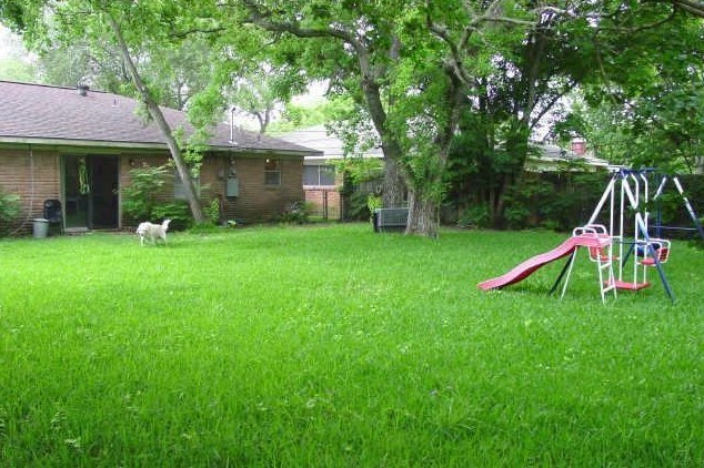 5826 Dryad Dr, Houston TX 77035-4209 exterior