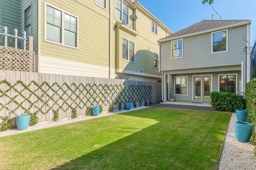 541 25th St, Houston, TX 77008-2096