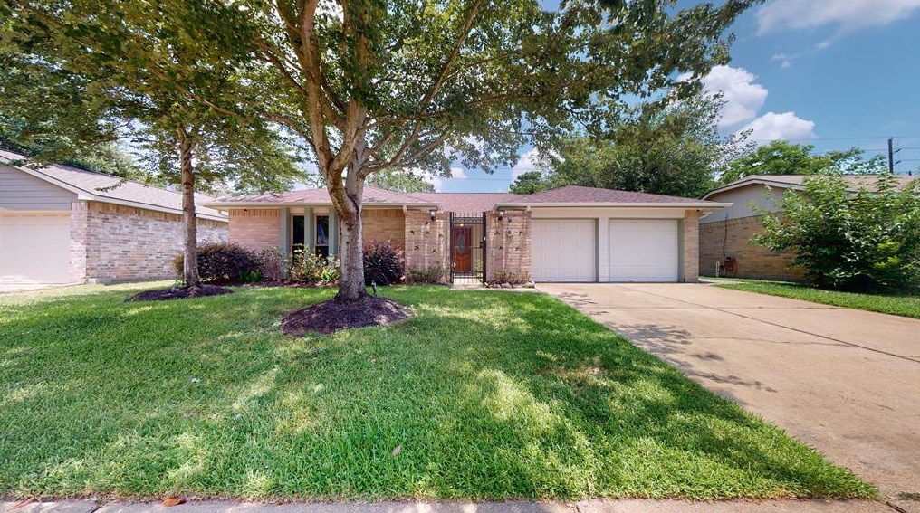 16718 Maplemont Dr, Houston, TX 77095-1327