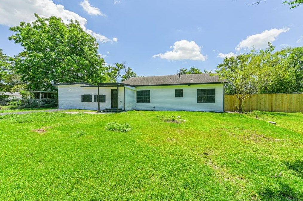 2923 3rd Ave N, Texas City, TX 77590