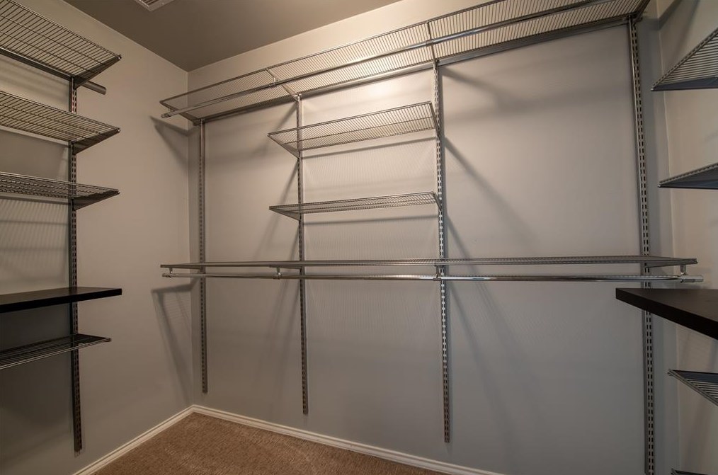 915 Heights Hollow Ln, Houston TX  77007-7075 exterior