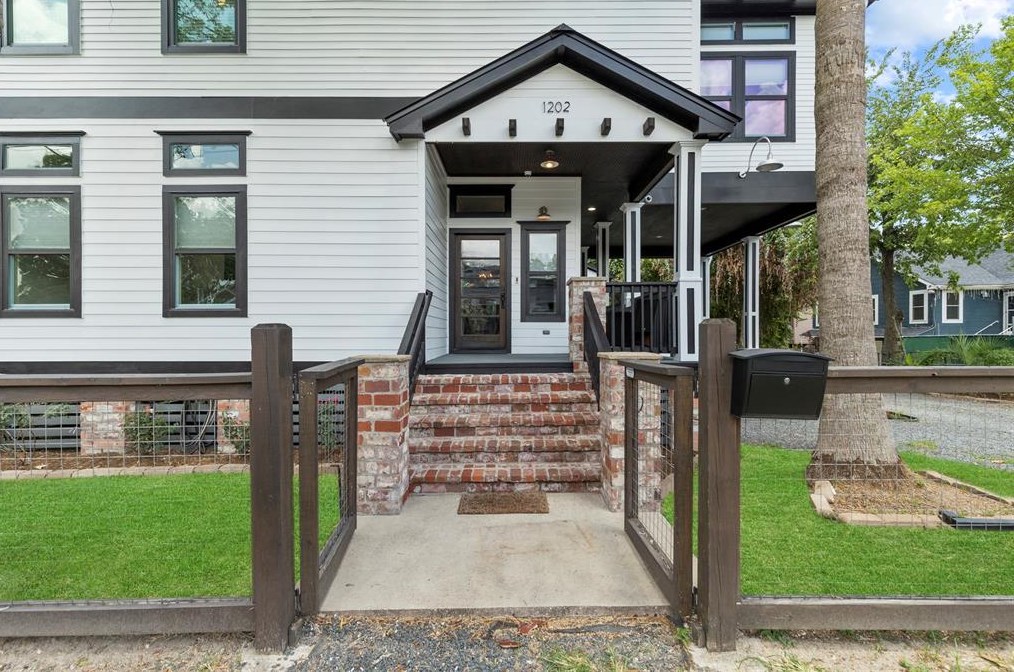1202 Archer St, Houston, TX 77009