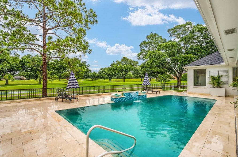 1326 Sugar Creek Blvd, Sugar Land, TX 77478