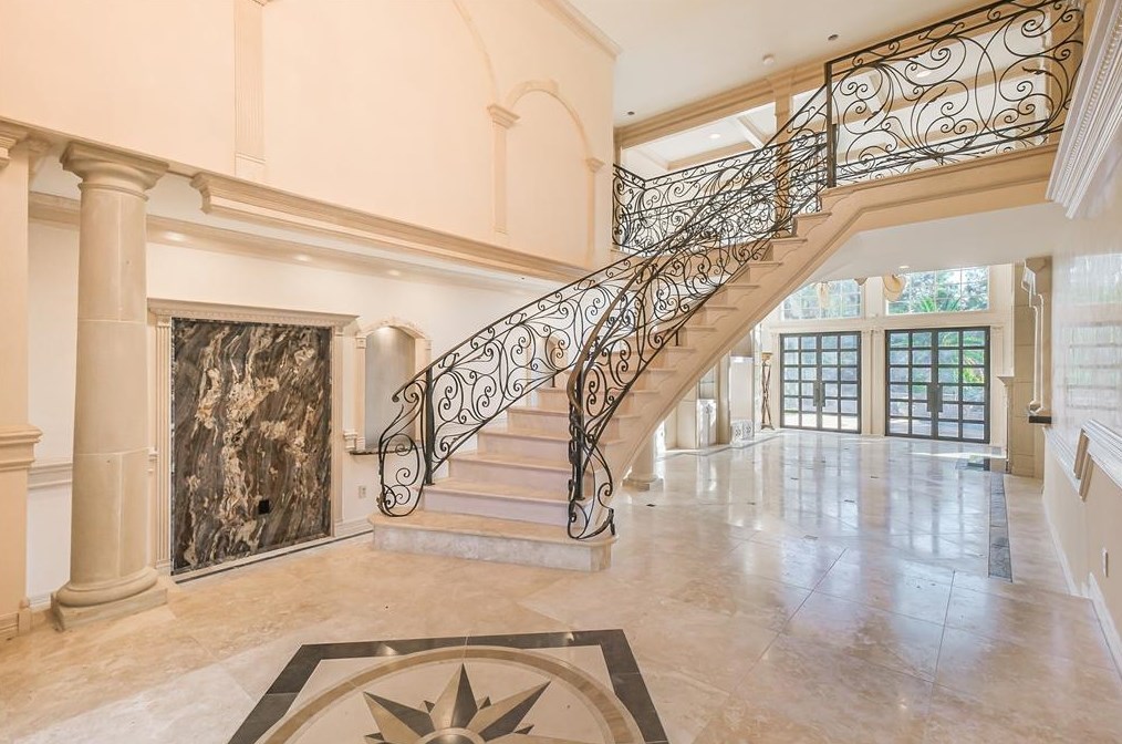 90 Pipers Walk, Sugar Land, TX 77479-2516