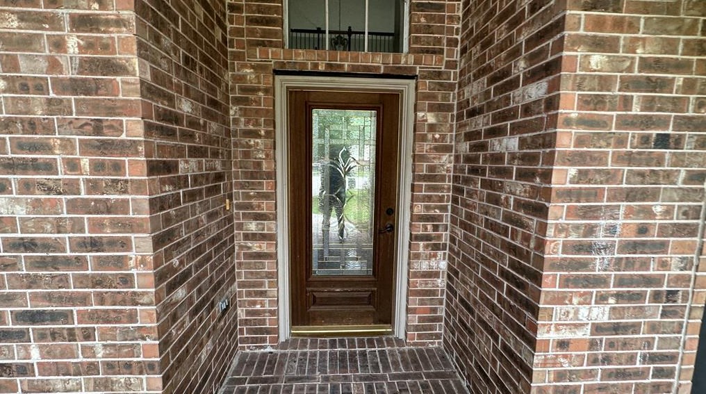 9206 Colonyway Ct, Spring TX  77379-2327 exterior