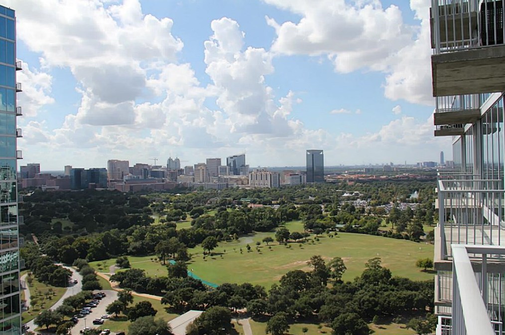 5925 Almeda Rd, Houston TX  11613-7602 exterior