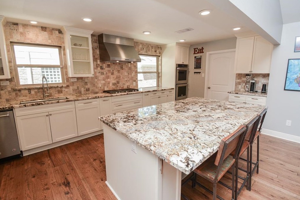 6026 Yarwell Dr, Houston TX  77096-5330 exterior