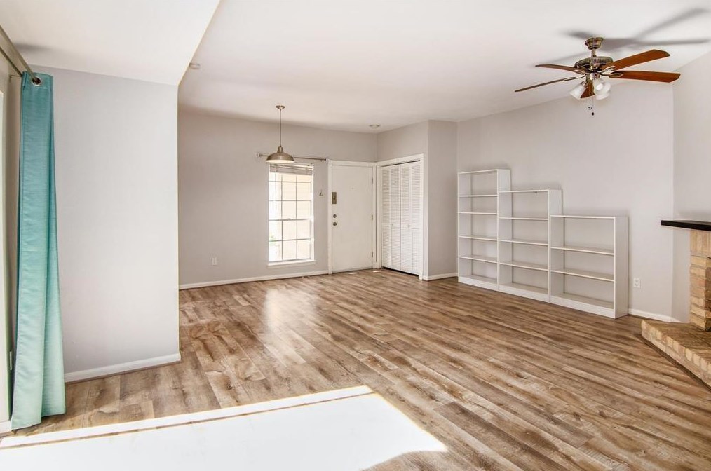 9809 Richmond Ave Apt E4, Houston, TX 77042