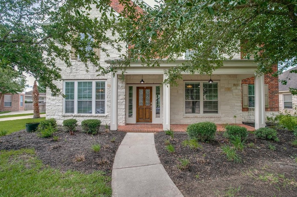 2403 Echo Harbor Dr, Pearland, TX 77584