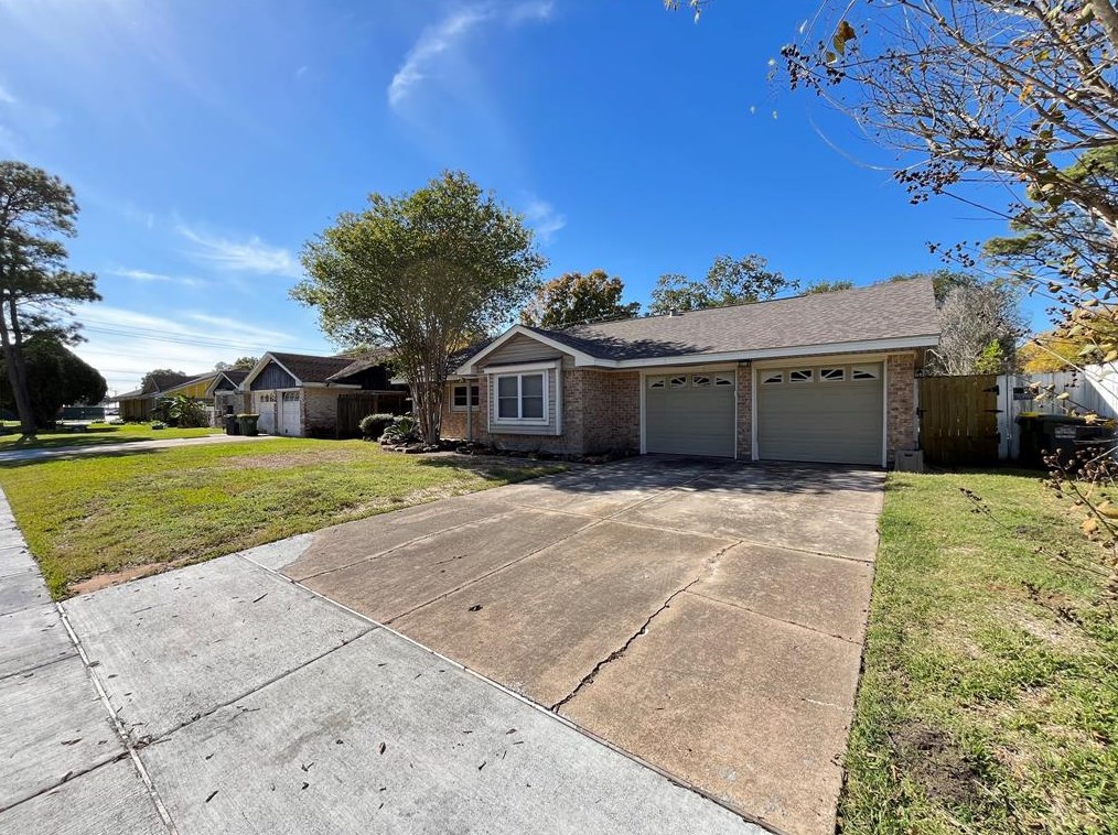 2314 Willow Blvd, Pearland, TX 77581