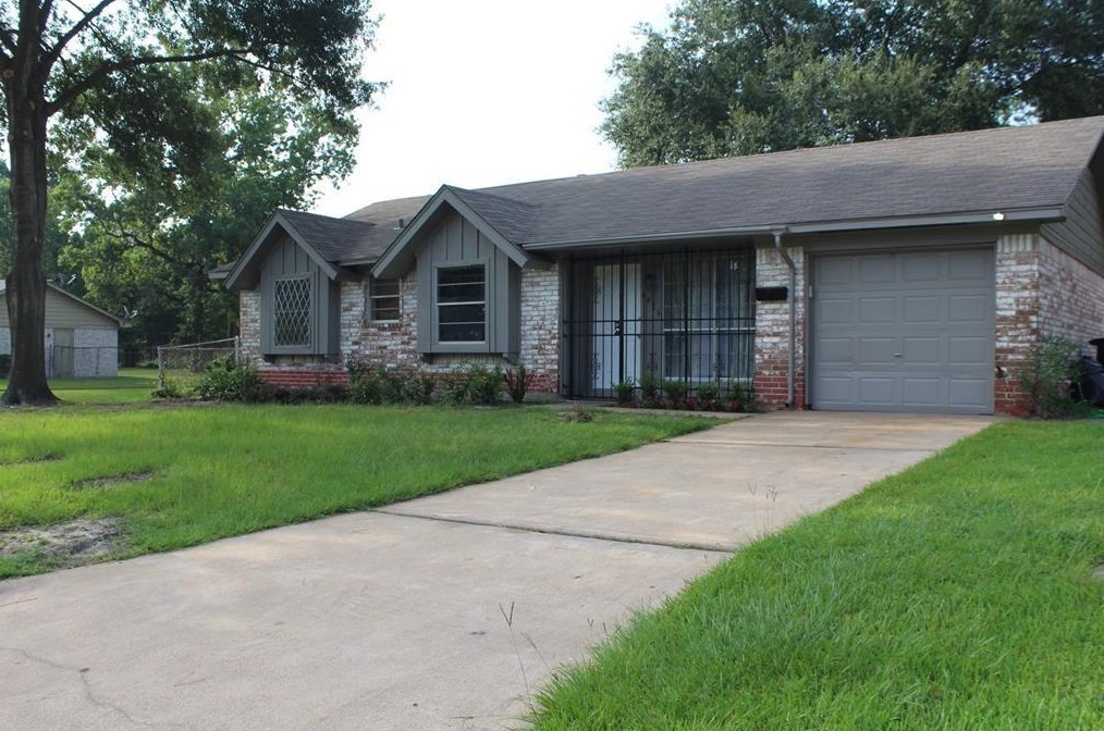 6426 Heath St, Houston, TX 77016-2022