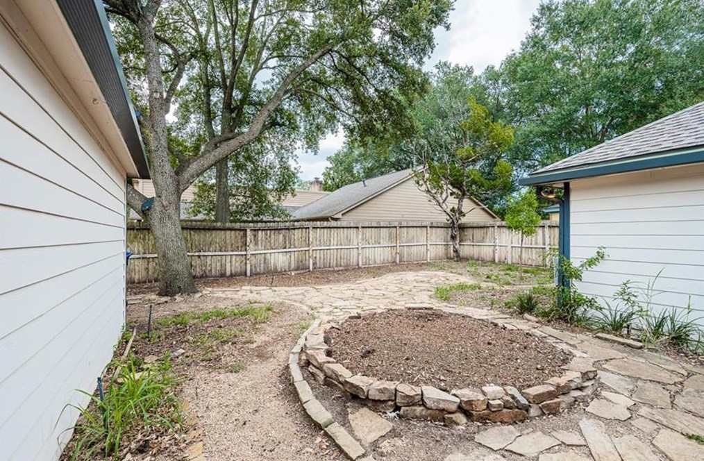 15722 Tumbling Rpd Dr, Houston TX  77084-3649 exterior