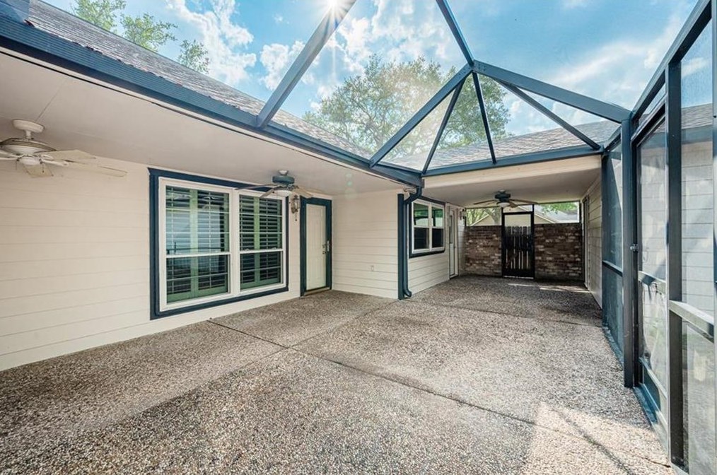 15722 Tumbling Rpd Dr, Houston TX  77084-3649 exterior
