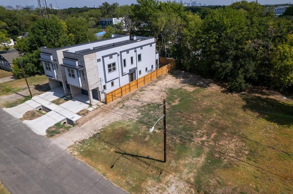 4515 Teton St, Houston TX  77051-1926 exterior