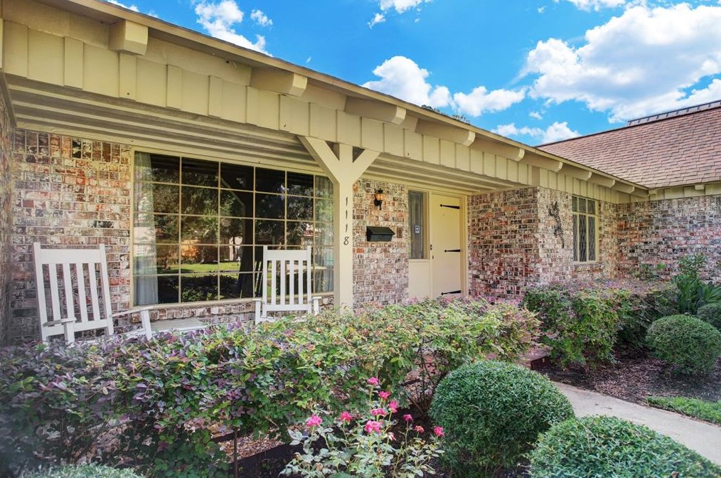 1118 Glourie Dr, Houston, TX 77055-7506