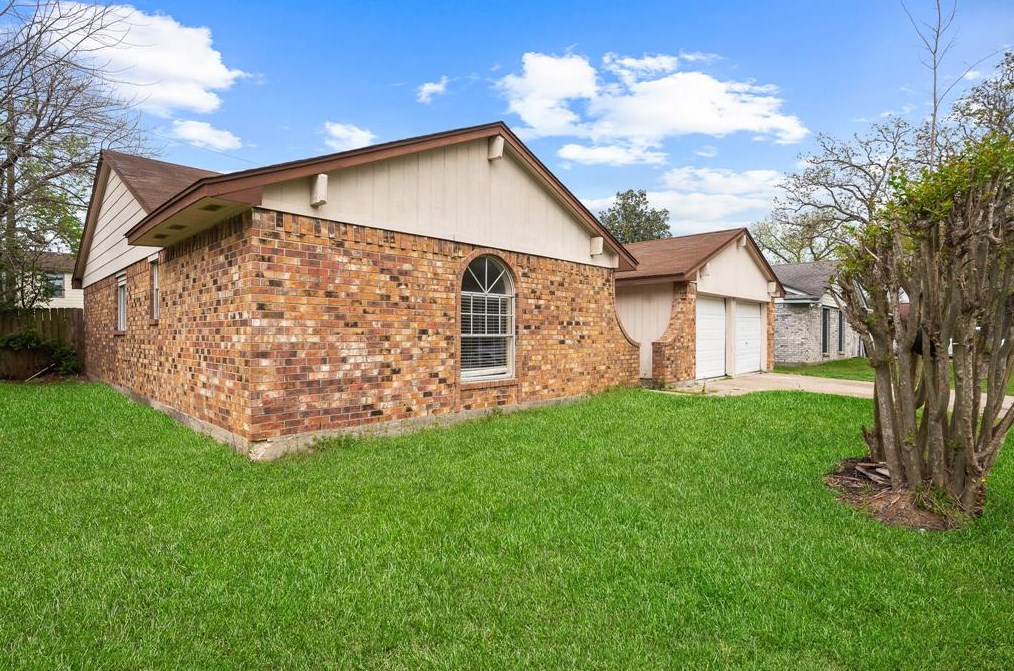 20319 Bishops Gate Ln, Humble, TX 77338