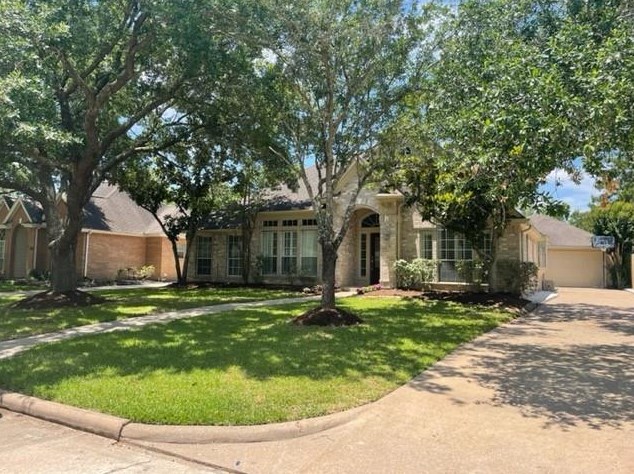 1202 Hathorn Way Dr, Houston, TX 77094-3107