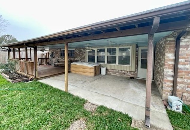 710 Voyager Dr, Houston, TX 77062