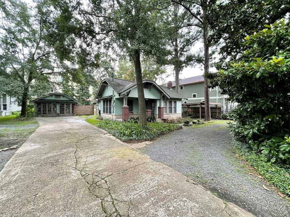 1222 W 25th St #a, Houston, TX 77008