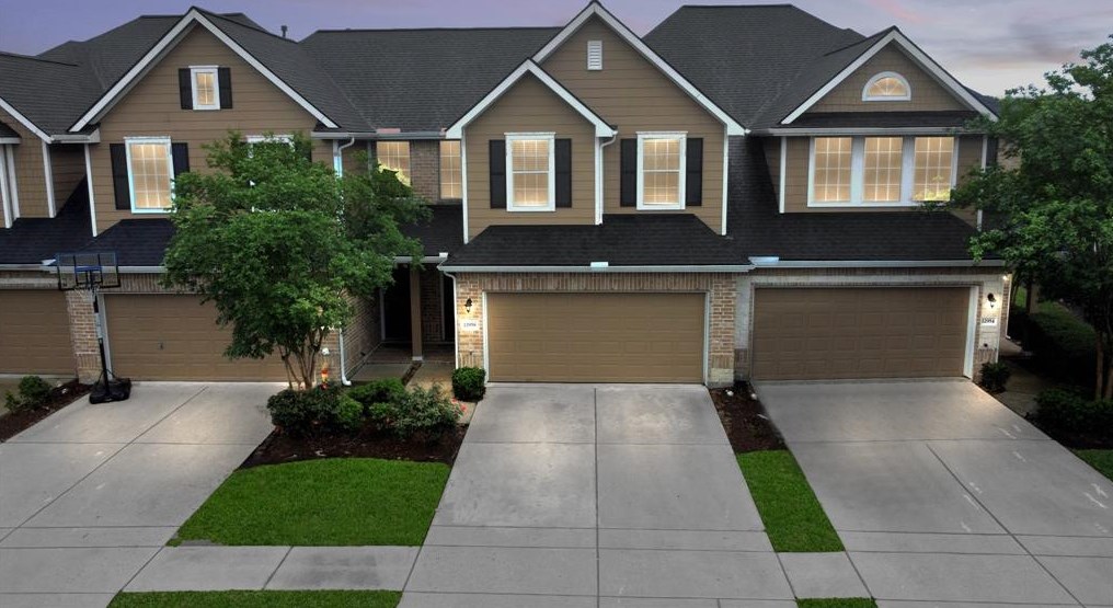12958 Iris Garden Ln, Houston, TX 77044