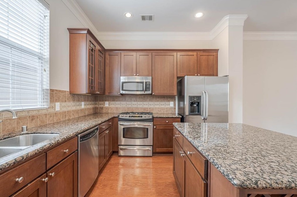 5817 Katy St, Houston TX  77007-1051 exterior