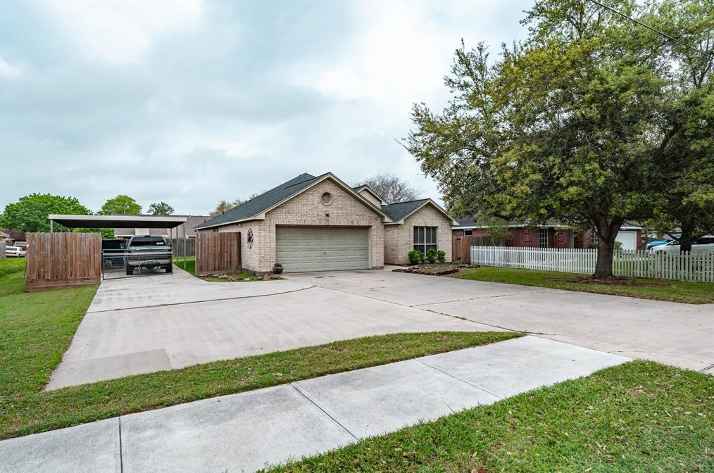 4019 Fm 565 Rd, Baytown, TX 77523-9639