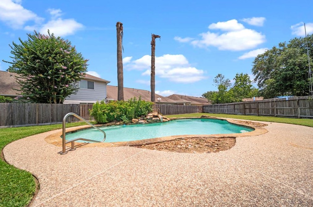10730 Crestfield Ct, Houston TX  77070-3914 exterior