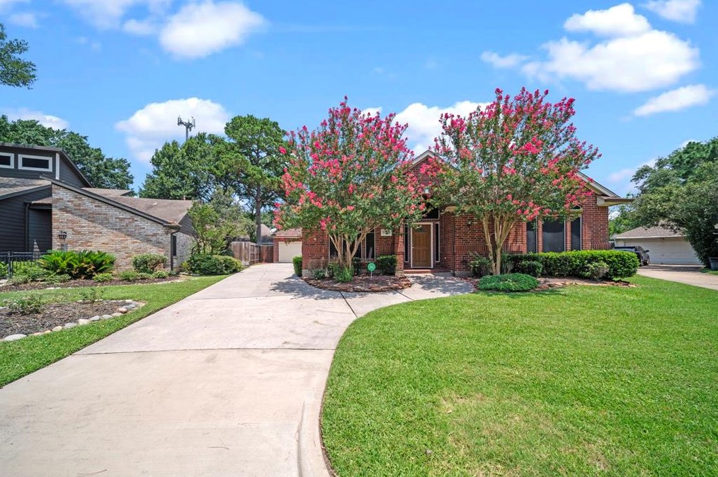 10730 Crestfield Ct, Houston, TX 77070-3914