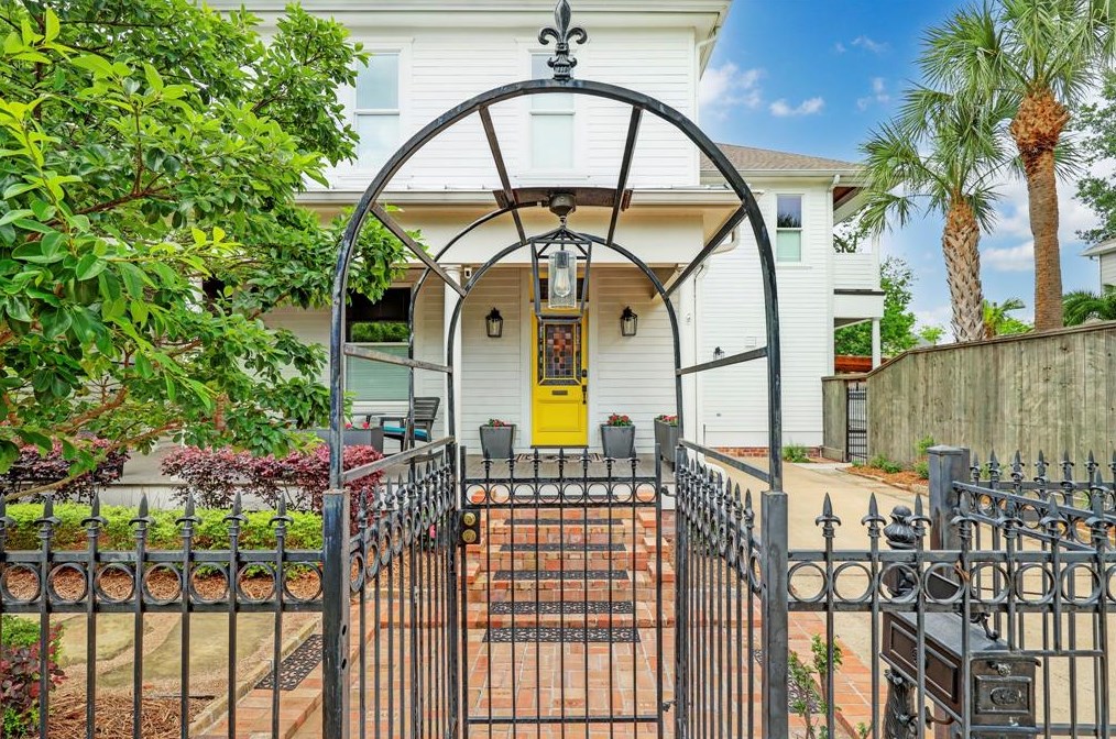 701 Oxford St, Houston TX  77007-1608 exterior