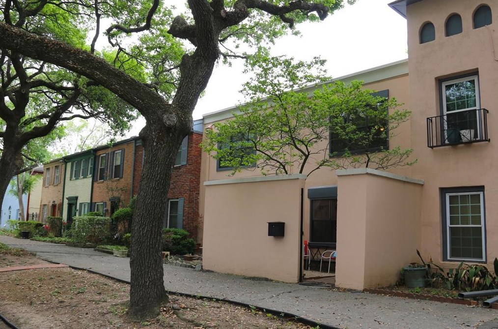 5242 Arboles Dr, Houston, TX 77035