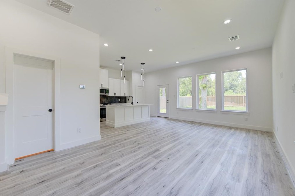 5517 Kittridge, Houston TX  77028-3033 exterior