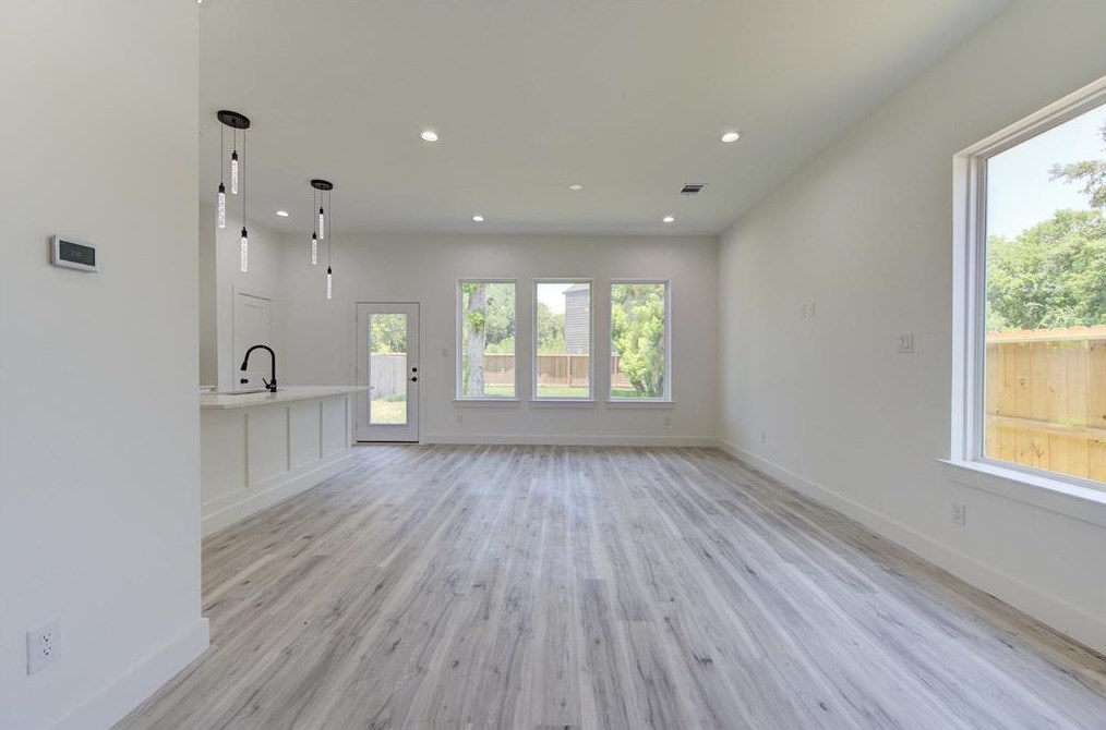 5517 Kittridge, Houston TX  77028-3033 exterior