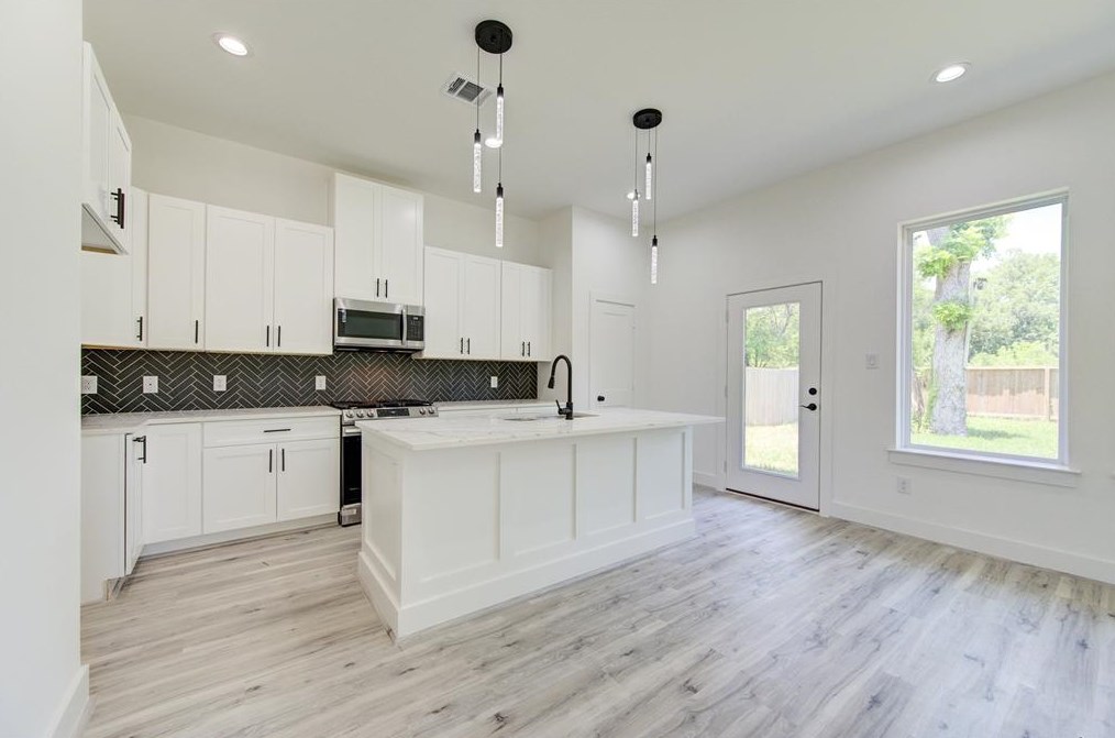 5517 Kittridge, Houston TX  77028-3033 exterior