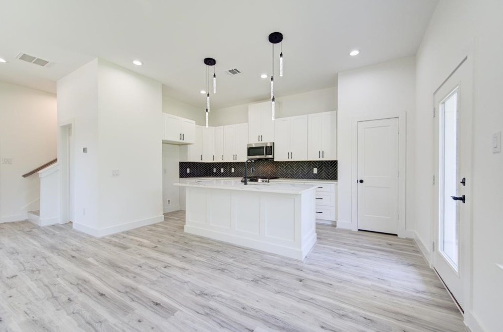 5517 Kittridge, Houston TX  77028-3033 exterior