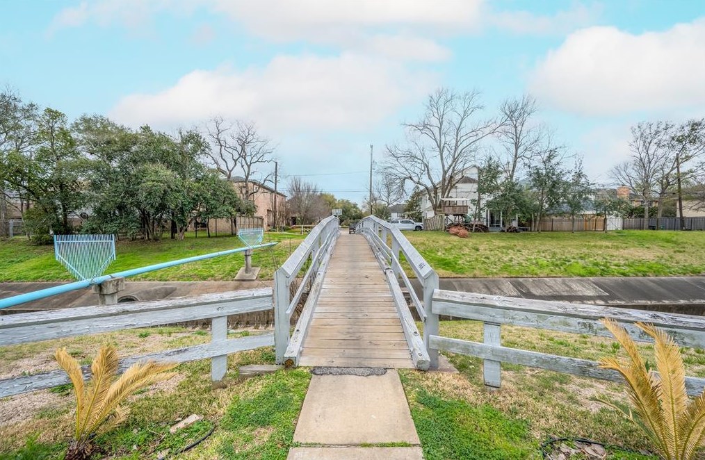 3505 Bradford St, Houston TX  77087-4403 exterior