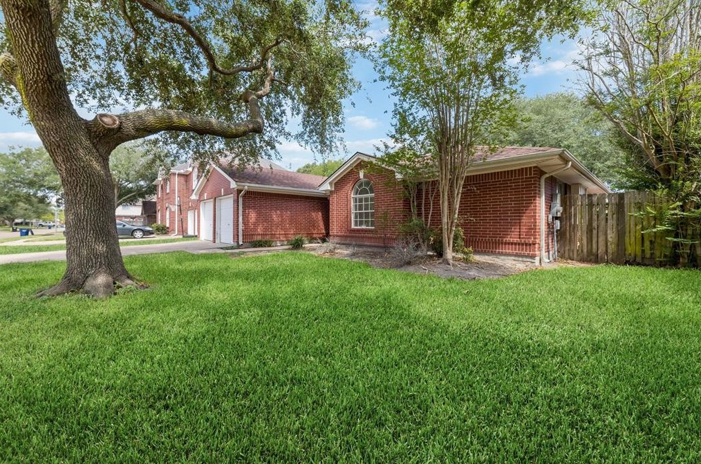 21714 Bay Palms Dr, Katy TX  77449-6007 exterior