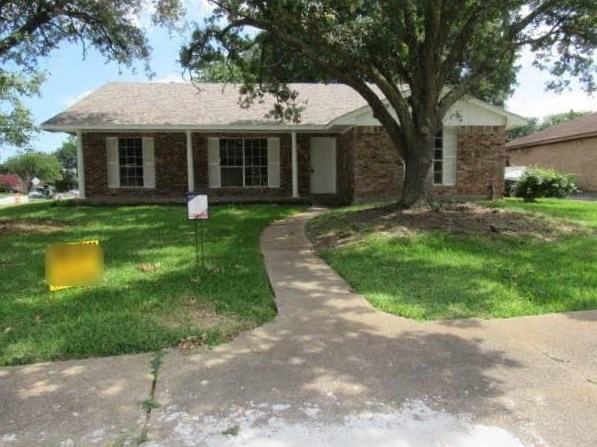 801 Sunnybrook Ln, Baytown, TX 77521-3219