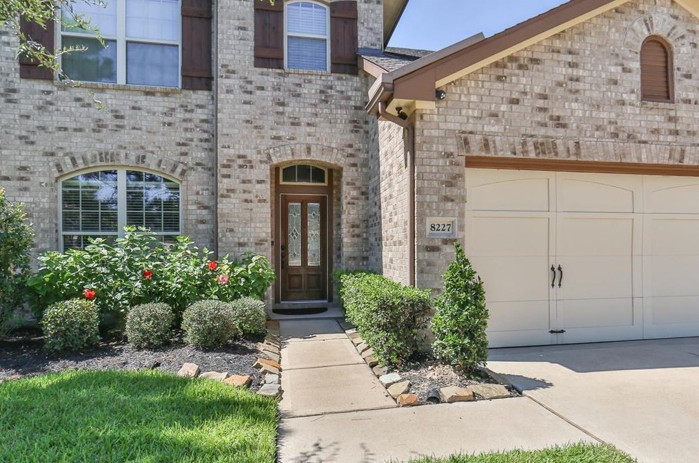 8227 Stratford Canyon Dr, Cypress TX  77433-2685 exterior