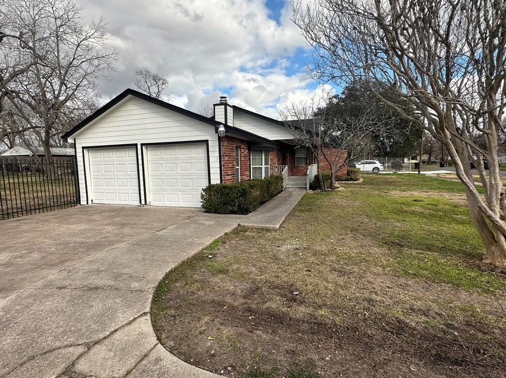 4831 Carmen St, Houston, TX 77033-4103